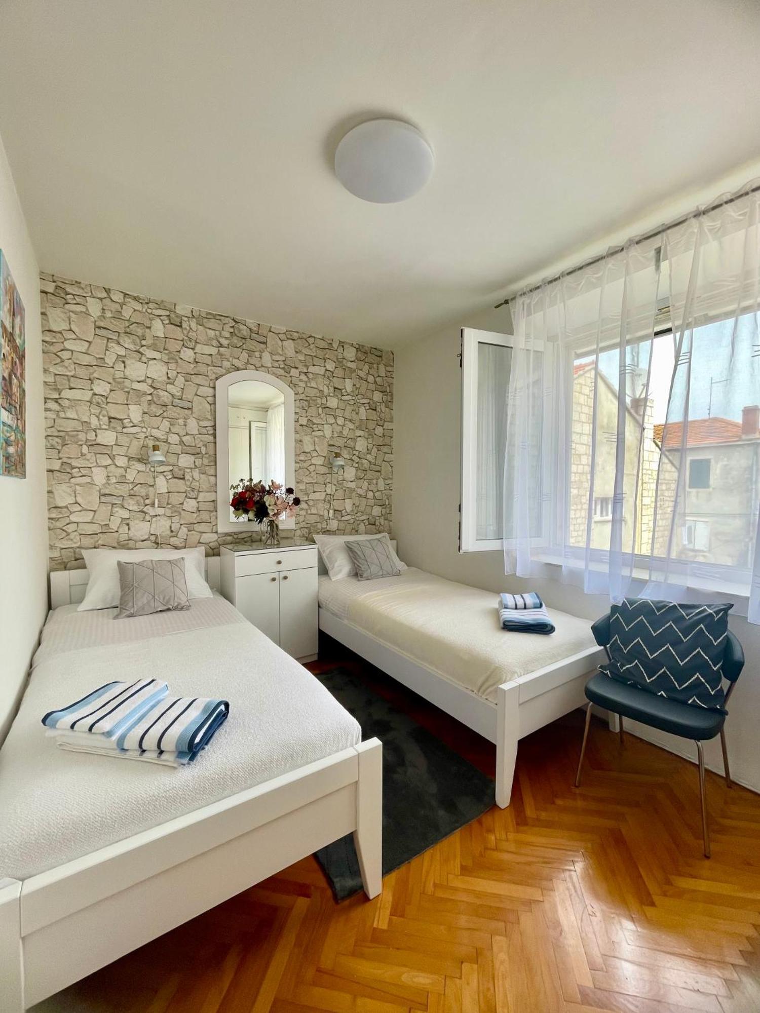 Dinka Old Town Apartment With Sea View Trogir Extérieur photo