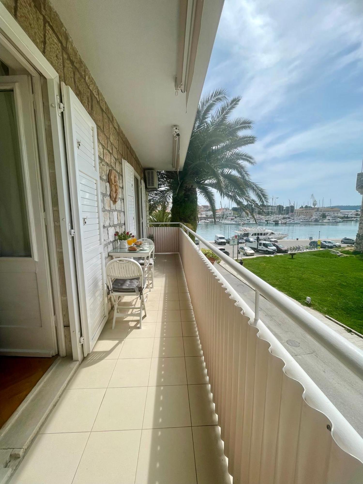 Dinka Old Town Apartment With Sea View Trogir Extérieur photo