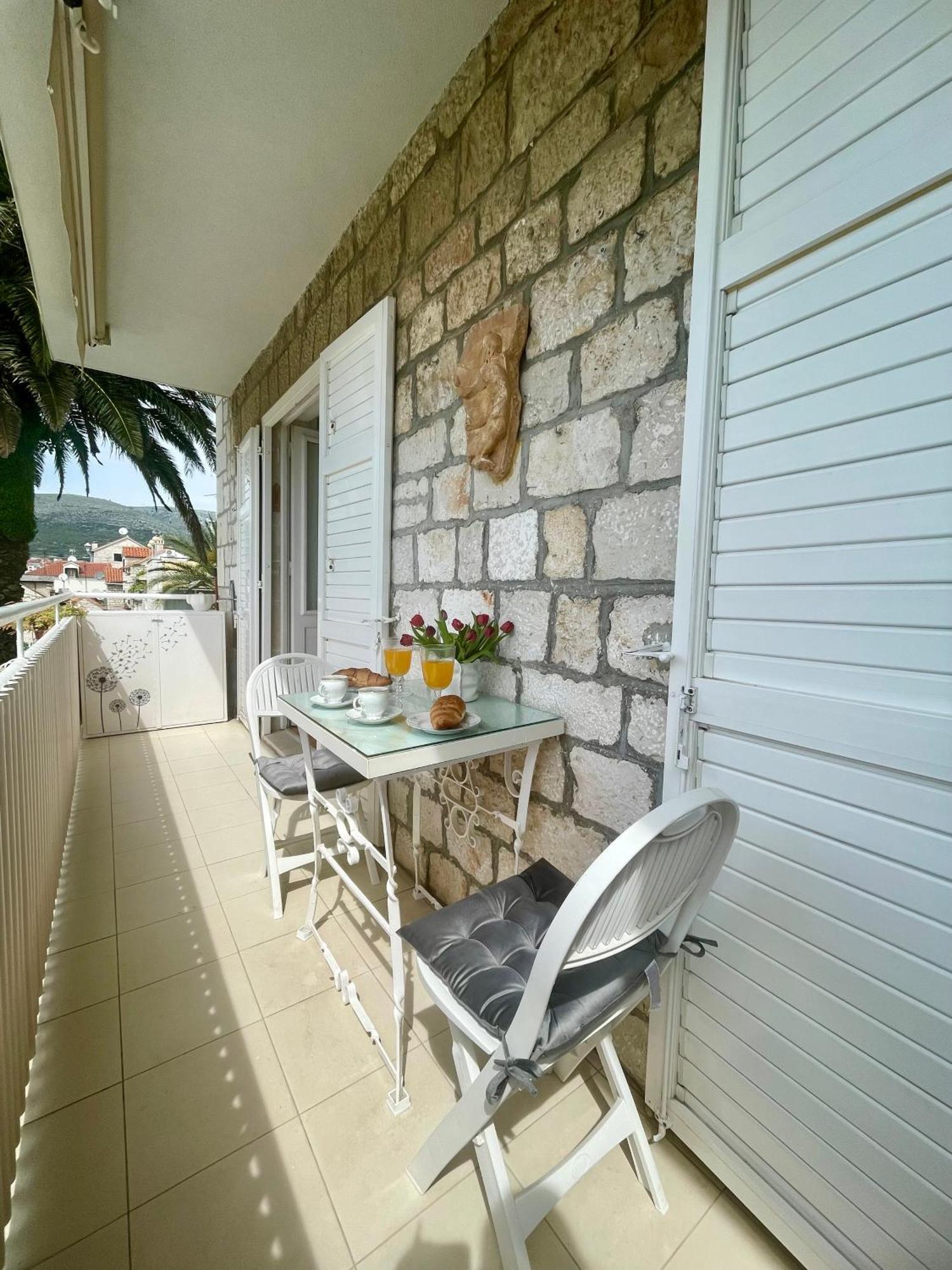 Dinka Old Town Apartment With Sea View Trogir Extérieur photo