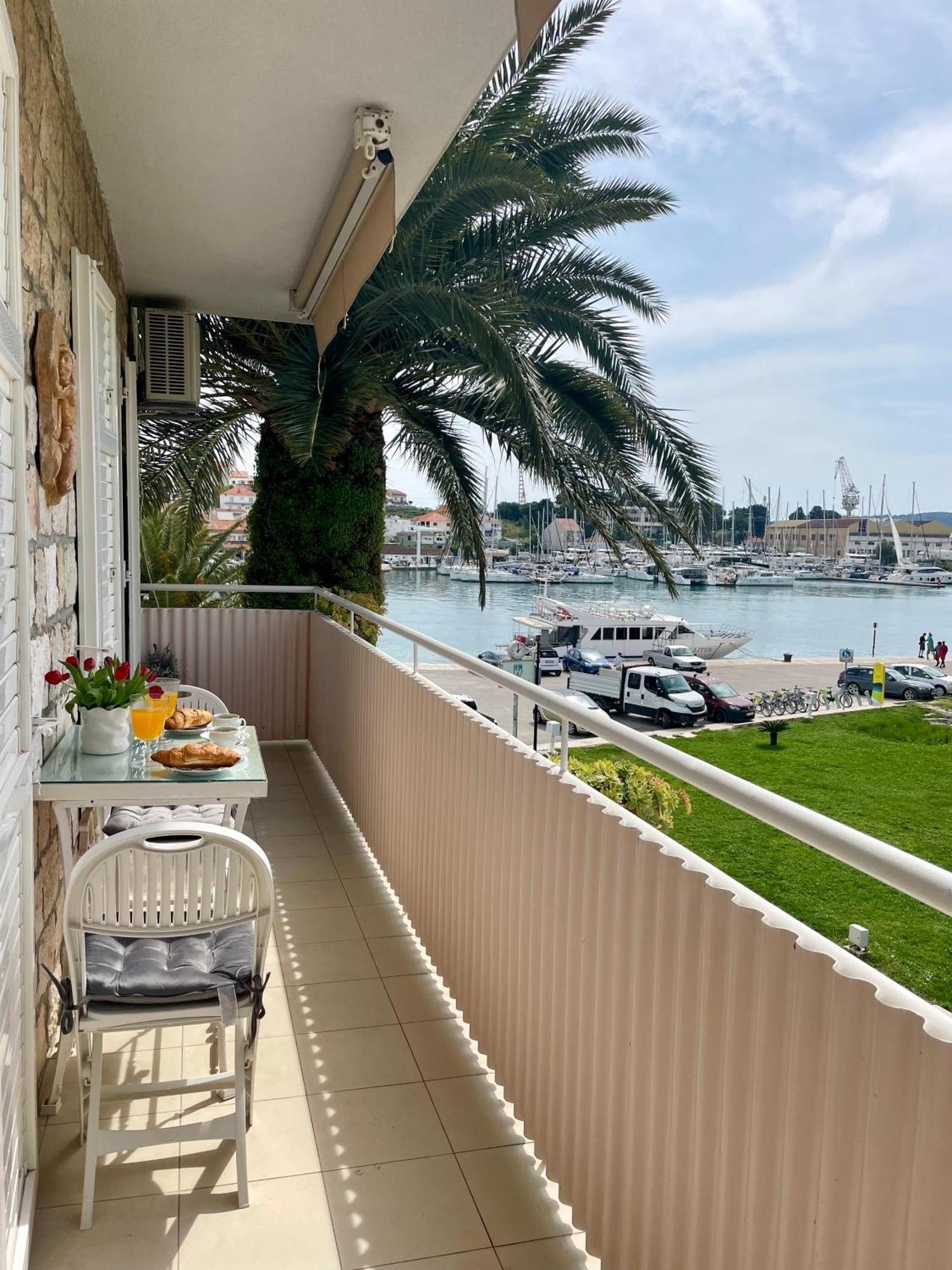 Dinka Old Town Apartment With Sea View Trogir Extérieur photo